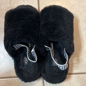 Black UGG slippers!🤩